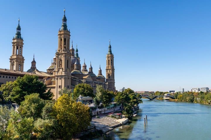 Zaragoza Scavenger Hunt and Highlights Self Guided Walking Tour