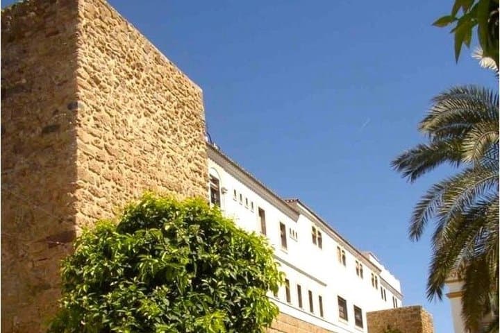 Marbella Essential: Self-Guided Tour created by Local Official Guide