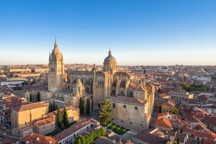 Salamanca City Walk with Audio Guide in 7 Languages on Your Phone