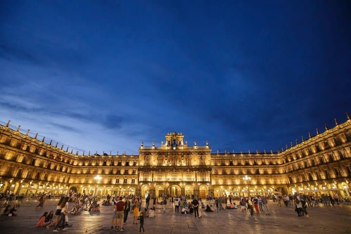 Salamanca City Walk with Audio Guide in 7 Languages on Your Phone