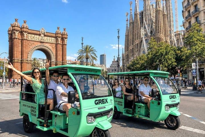 Experience Barcelona City Tour with Private Tuk Tuk