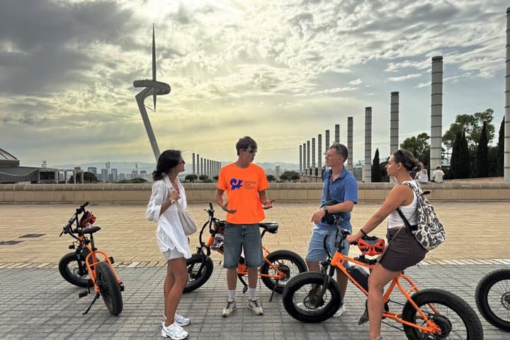 Barcelona Montjuïc E-Bike Tour: Castle, Views & Highlights