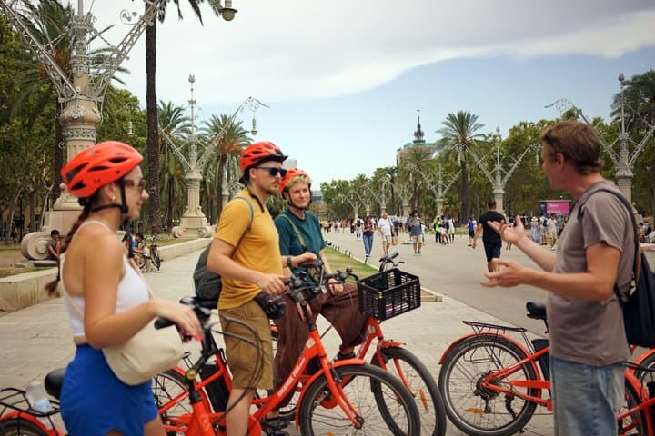 Barcelona Premium E-Bike Tour: Small Group City Experience