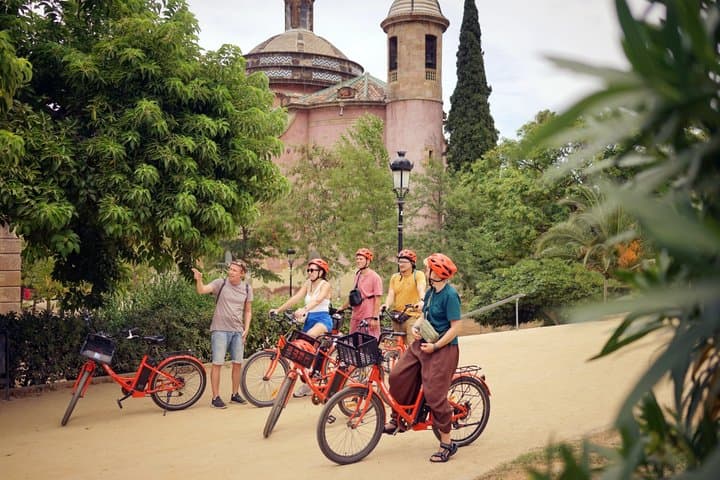 Barcelona Premium E-Bike Tour: Small Group City Experience