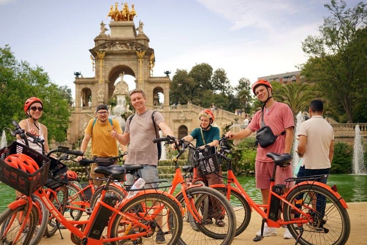 Barcelona Premium E-Bike Tour: Small Group City Experience