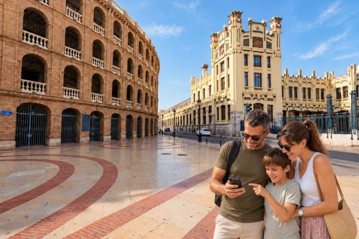 Valencia Scavenger Hunt & Highlights Self-Guided Walking Tour