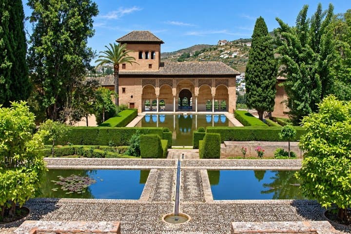 Alhambra and Nasrid Palaces Entrance with Audio Guide