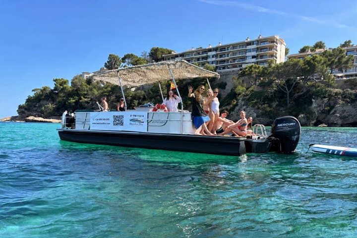 4 Hour Shared Coastal Boat Tour with Swimming Stops in Mallorca