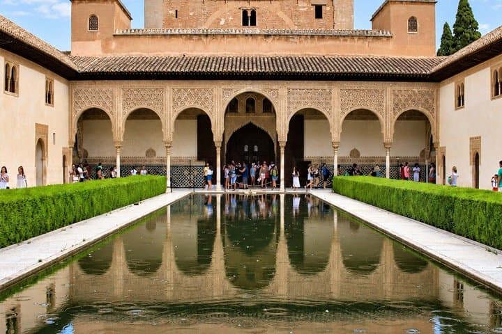 Guided tour of the Alhambra and Generalife