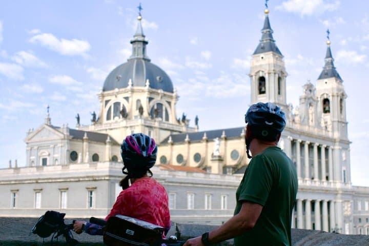 Madrid City Tour E-Bike/Regular | private/shared groups from 32€