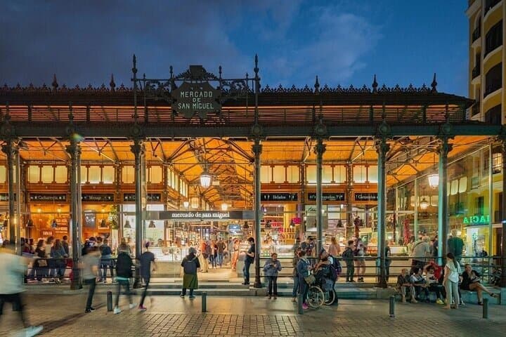 Madrid Best Walking Tour: Old city & Royal Quarter. Oficial guide