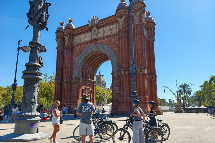 Barcelona Small-Group Bike or eBike Tour: Gaudí & Sagrada