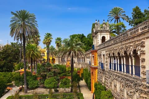 Alcazar, Cathedral and Giralda Guided Tour with Priority Tickets