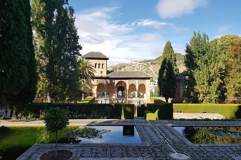 Join your Alhambra Ticket to a Tour