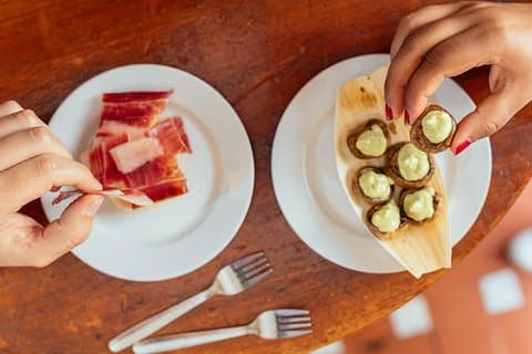 Visit local spots with your favourite local foodie private guide