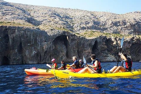 Kayak excursion in Altea to Cova dels Coloms Platja Mascarat
