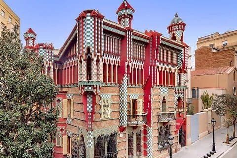 Exclusive Casa Vicens & Park Güell Tour with Official Guide