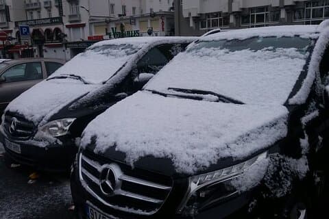 Our vans are Mercedes Benz V class up to 6 people + Luggage