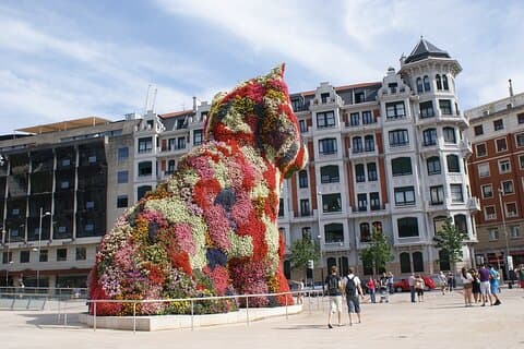 Private Guggenheim Museum Bilbao Tour with Official Guide