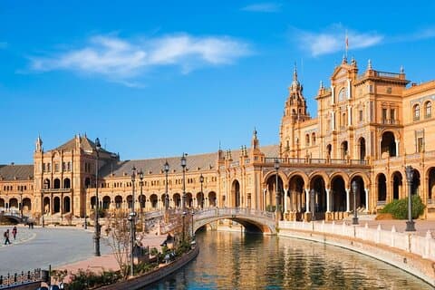 Spirit of Seville - Private Walking Tour with Casa de Pilato