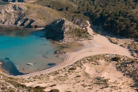 Speedboat excursion through the coves of northern Menorca
