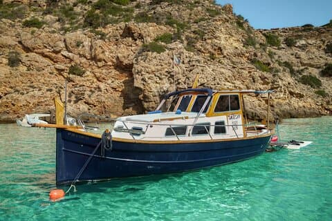 Private Classic Boat Tour - Ibiza with Paddle boards+Snorkelling