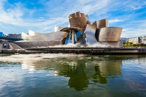 Bilbao Scavenger Hunt & Highlights Self-Guided Walking Tour