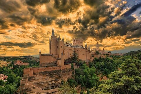 Legends and Mysteries DE Segovia Tour