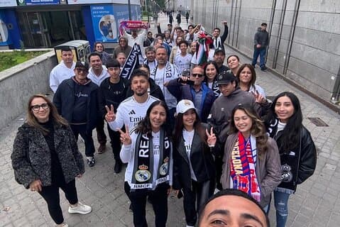 Clients walking to Santiago Bernabeu (Madrid)