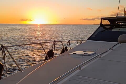 Private Yacht with Sunset in Papagayo and Gourmet or Premium Menu