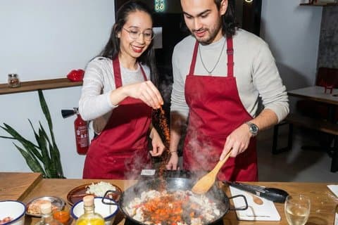 Paella Cooking Class in Barcelona | Small Group, Cava & Wine