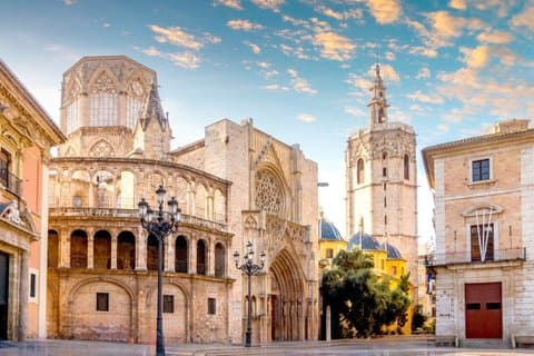 Valencia Cathedral and Holy Grail Tour with Fast Track Entry