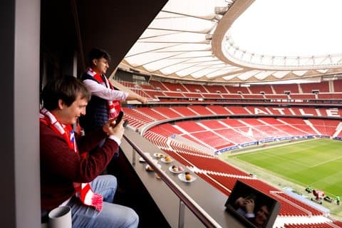 Atletico de Madrid: Premium Tour with Breakfast in Palco de Simeone