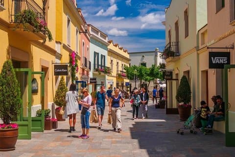 La Roca Village Outlet Shopping Express Round Trip Shuttle