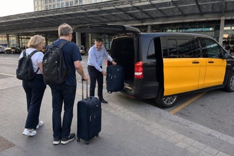 Barcelona Cruise Port to Sants Station Private Taxi Transfer