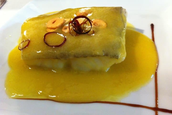 Explore San Sebastian and dine in an exclusive cooking club on a private tour