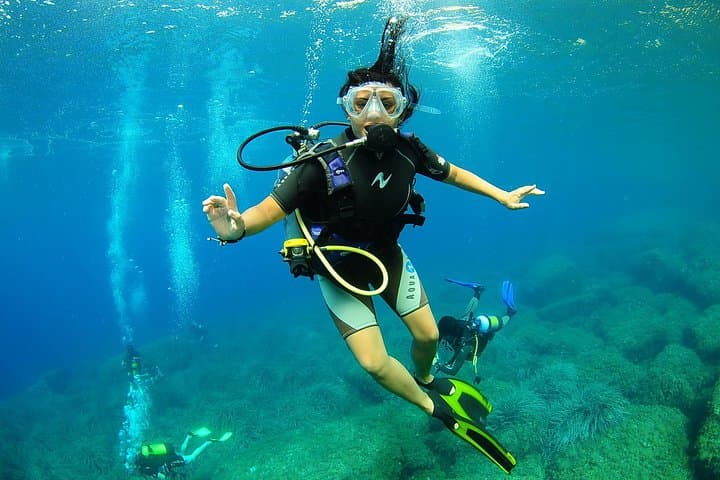 Diving into another world