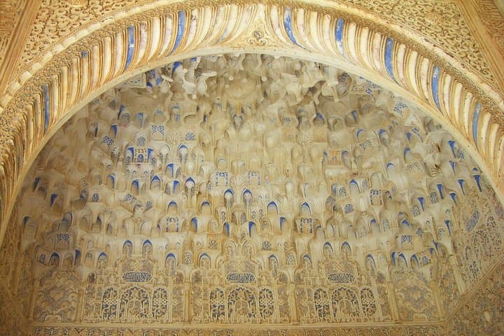 Alhambra: Skip-the-Line to Nasrid Palaces & Generalife