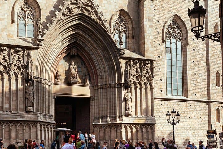Private City Kickstart Tour: Barcelona