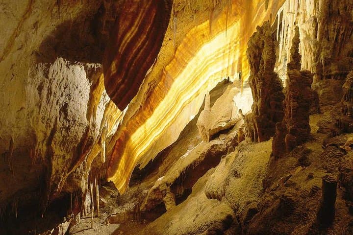 Mallorca Drach Caves Half-Day Tour with Lake Martel & Pearl Shop