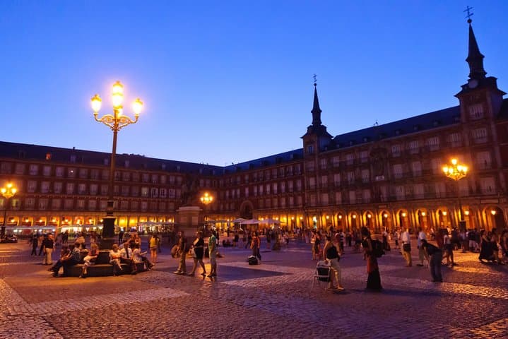 Madrid Private Night Walking Custom Tour with Tapa and a Drink
