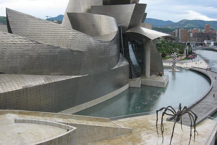 Private Guggenheim Museum Bilbao Tour with Official Guide