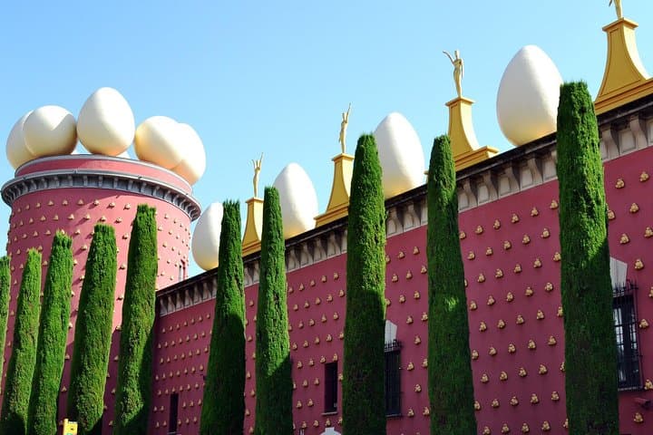 Surreal experience: visit the Dalí museum