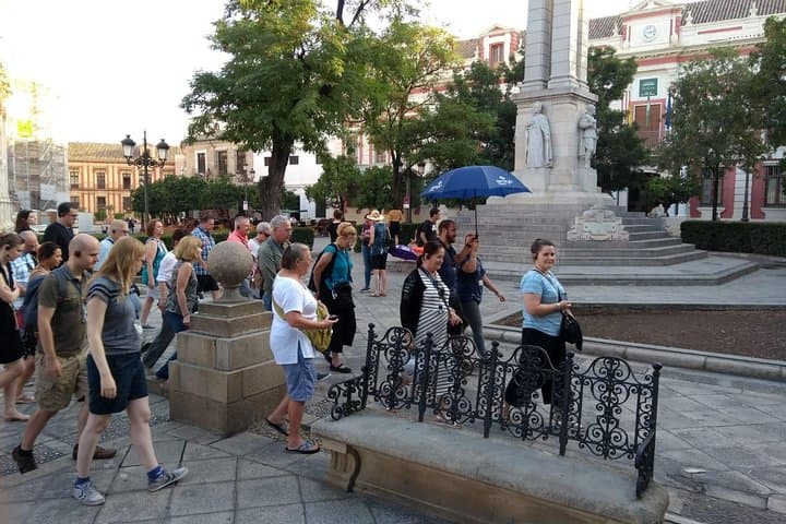 Seville Guided Tour: Alcazar, Cathedral & Giralda in English
