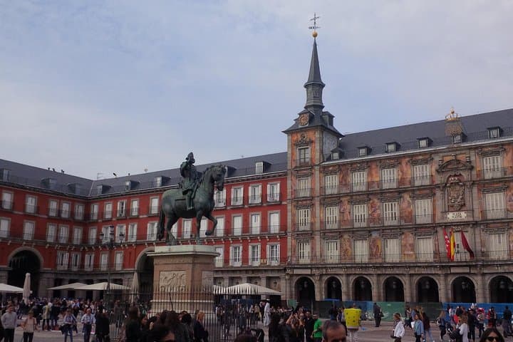 Madrid Highlights Private Walking Tour