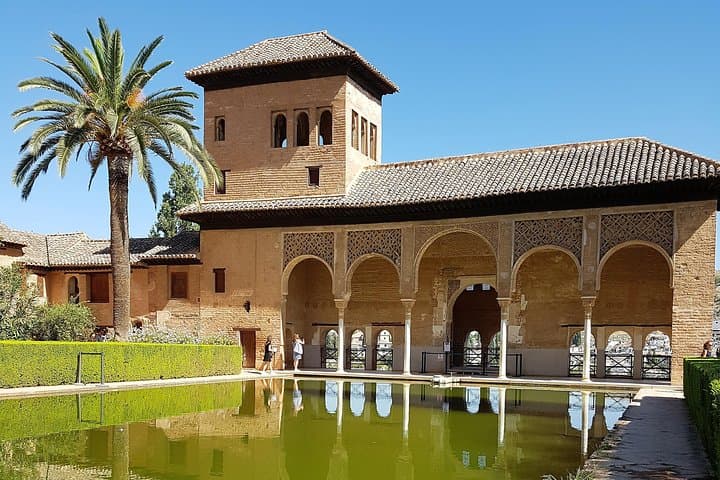 Join your Alhambra Ticket to a Tour