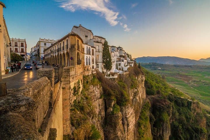 Seville Private Transfer to Granada with a Visit to Ronda