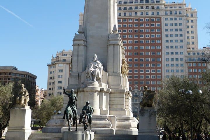 6-Day guided tour Andalucia and Valencia from Barcelona