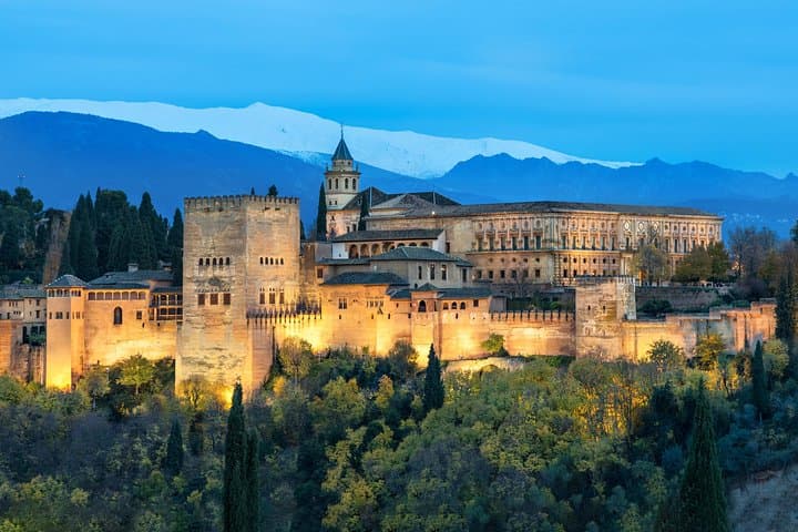 6-Day guided tour Andalucia and Valencia from Barcelona