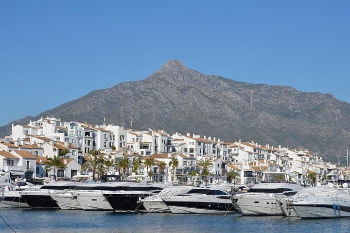 Private City Tour of Marbella and Puerto Banús with Hotel Pick-up